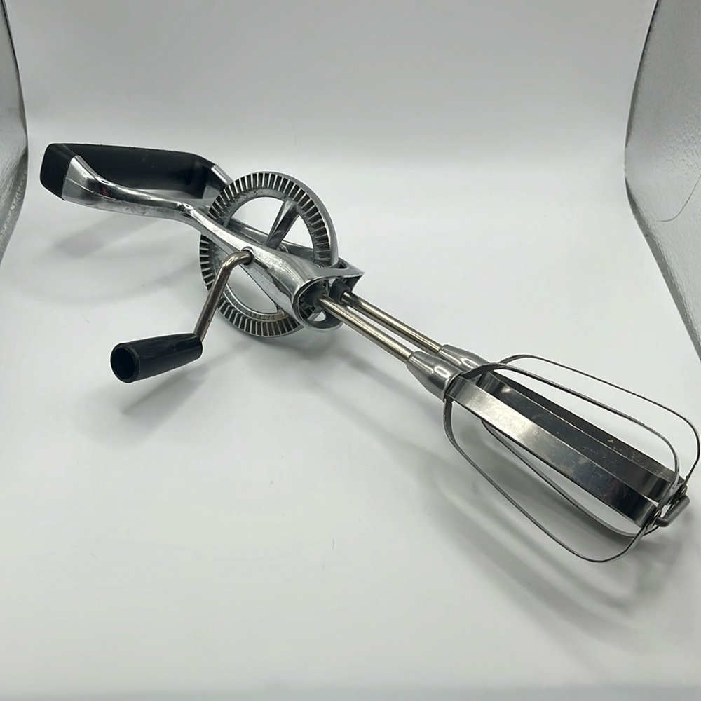 Vintage ECKO Best Hand Mixer Manual Stainless Crank Operated Egg Beater USA